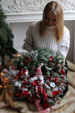 Mroźny Skrzat, gęsty zimowy wianek ze skrzatem, śr.54cm