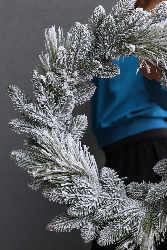 Mróz, zimowy wianek z ośnieżonych gałązek, śr.56cm