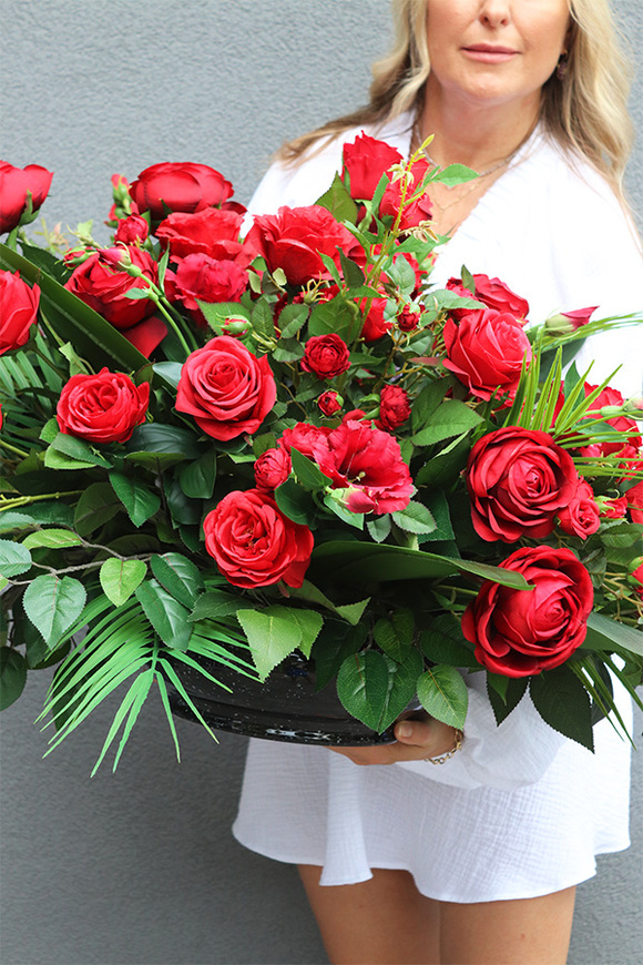 Gloria Czerwone Róże, kompozycja nagrobna w misie