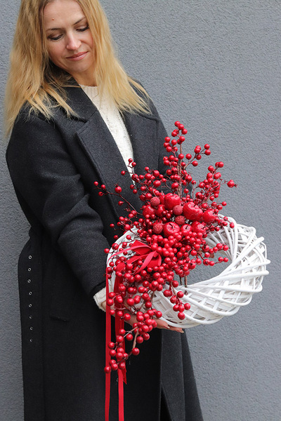 Czerwone Jagody, asymetryczny wianek świąteczny, śr.35cm