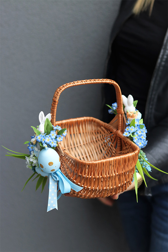 Blue, dekorowany koszyczek wielkanocny