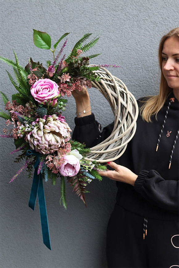 Chryzantema, egzotyczny wianek na drzwi