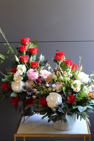 Harisa Felinata, bukiet nagrobny we wkładzie do wazonu