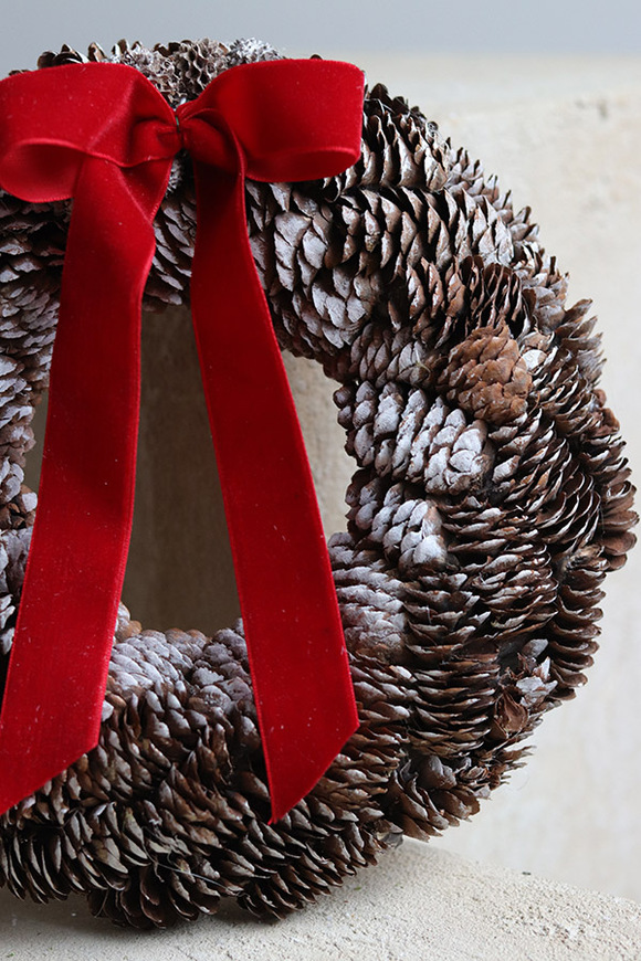 Szyszkowo Velveti, dekoracyjny wianek z szyszek