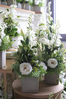 Luizjana Concrete 2, kompozycja kwiatowa, wys.49cm