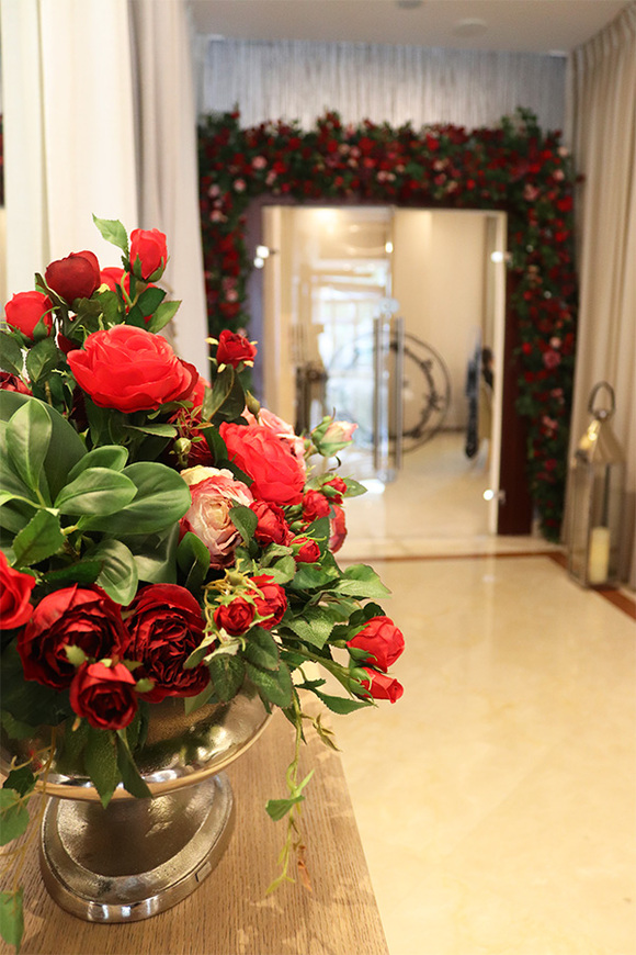 Polska Róża, brama kwiatowa na wejście