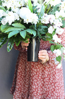 Terena, biały bukiet nagrobny we wkładzie