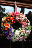 Bella Słodko-Słona Magda, barwny wianek kwiatowy z cukierni Pani Magdy Gessler