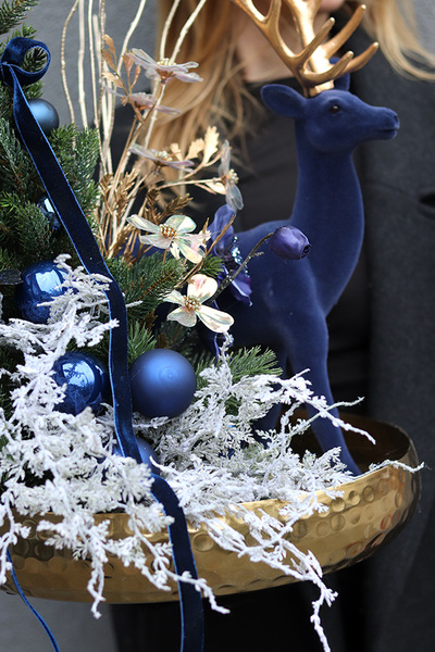 Granatowy Jeleń, świąteczny stroik zimowy
