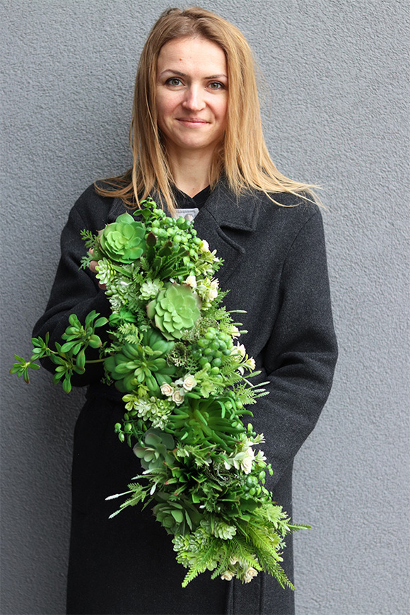 Suculentas Longia 2, kompozycja sukulenty w długiej donicy