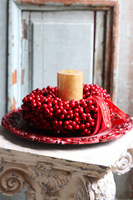 elegancki świąteczny stroik, Czerwień Ognista, na czerwonym talerzu, śr.35cm