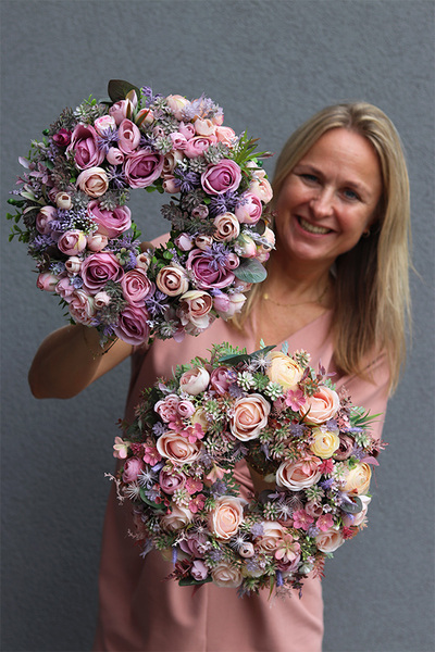 Lerra, wianek kwiatowy na drzwi