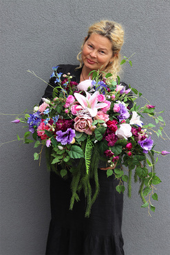 Gretti Volcan, kompozycja nagrobna w misie, wym.32x60cm