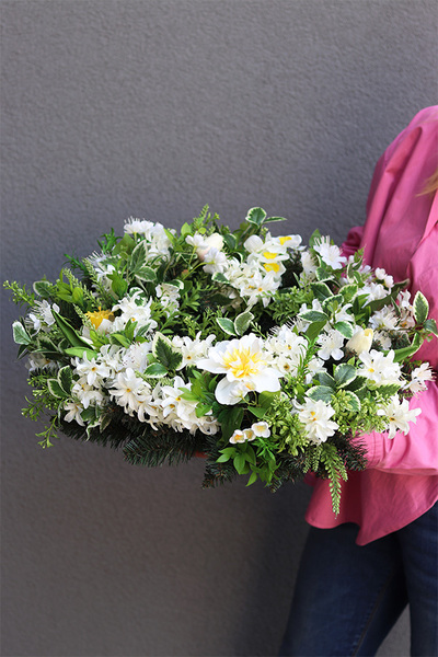 Narcyz, wiosenny wieniec nagrobny