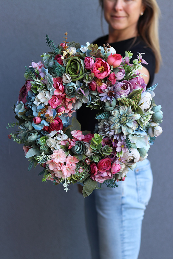 Caryca Helinia, energetyczny wianek na drzwi