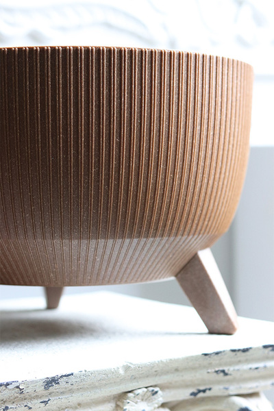 Roma Eco Jumper, osłonka doniczka na nóżkach, brązowa