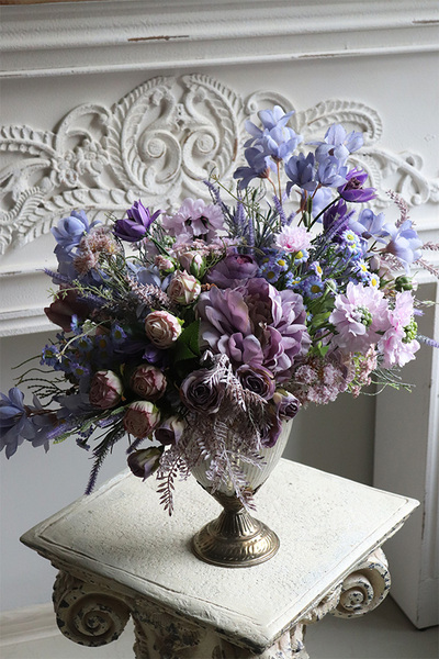 Violet Ambiente, kompozycja kwiatowa w naczyniu