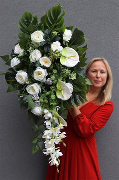 Biała Kamelia Fluena, elegancka kompozycja nagrobna, dł.107cm