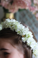 wianek na głowę z białych kwiatów Belle Felice