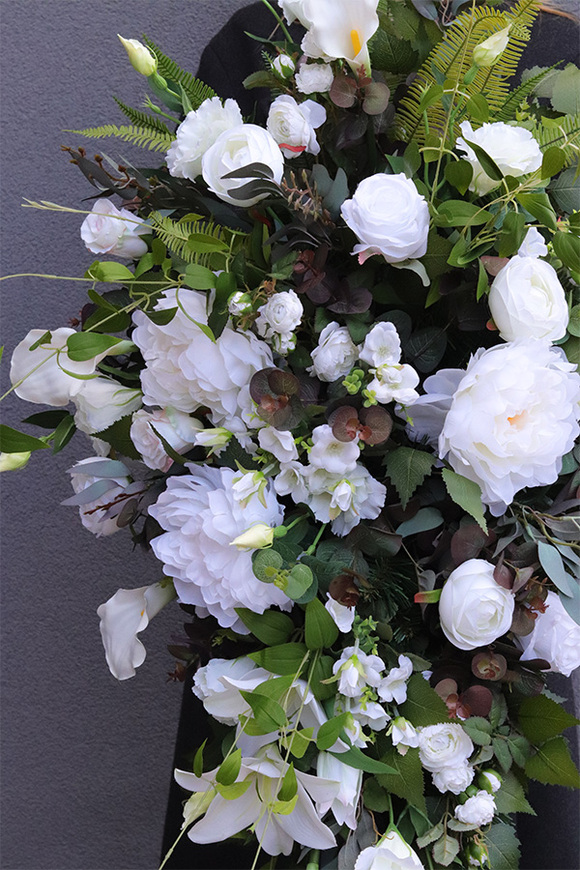  Biellina, biała wiązanka nagrobna