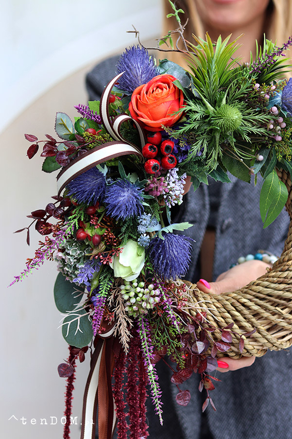 Vincentia, wianek asymetryczny na drzwi