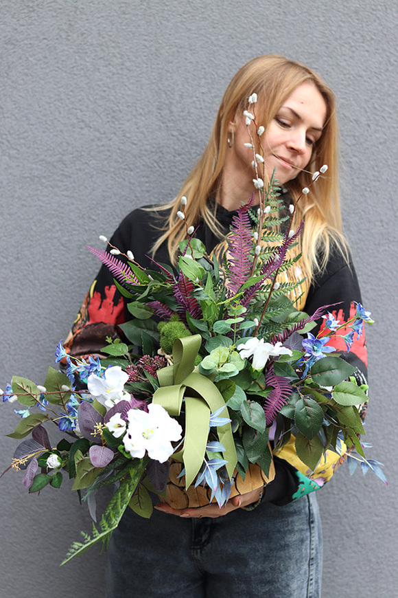 Niebieska Redrea, dekoracja nagrobna z zajączkiem