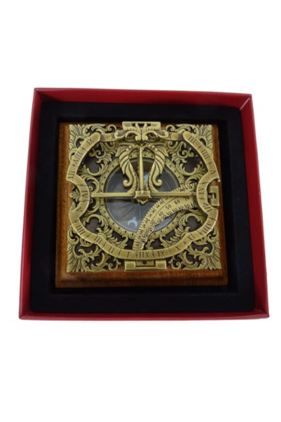 Augsburg, zegar słoneczny i kompas