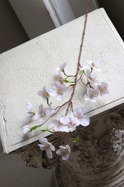 Wiśnia A, sztuczne kwiaty na gałązce, chłodna, dł.59cm