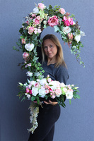 Carmen Black, kompozycja kwiatowa w podłużnej donicy, dł.55cm