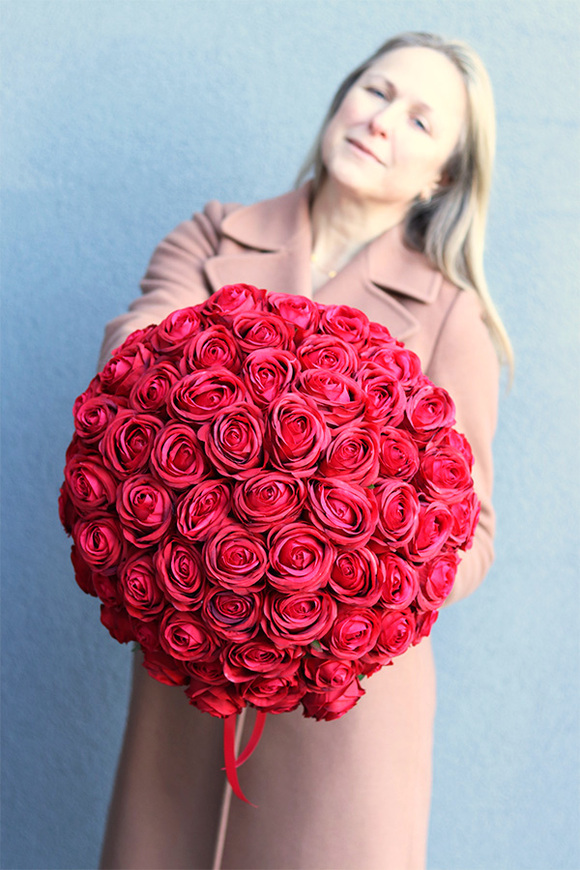 flowerbox na prezent Jubileo 80 Róż z paprocią