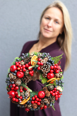 Wigilia Piernikowa 2, świąteczny wianek z szyszkami, śr.28cm 