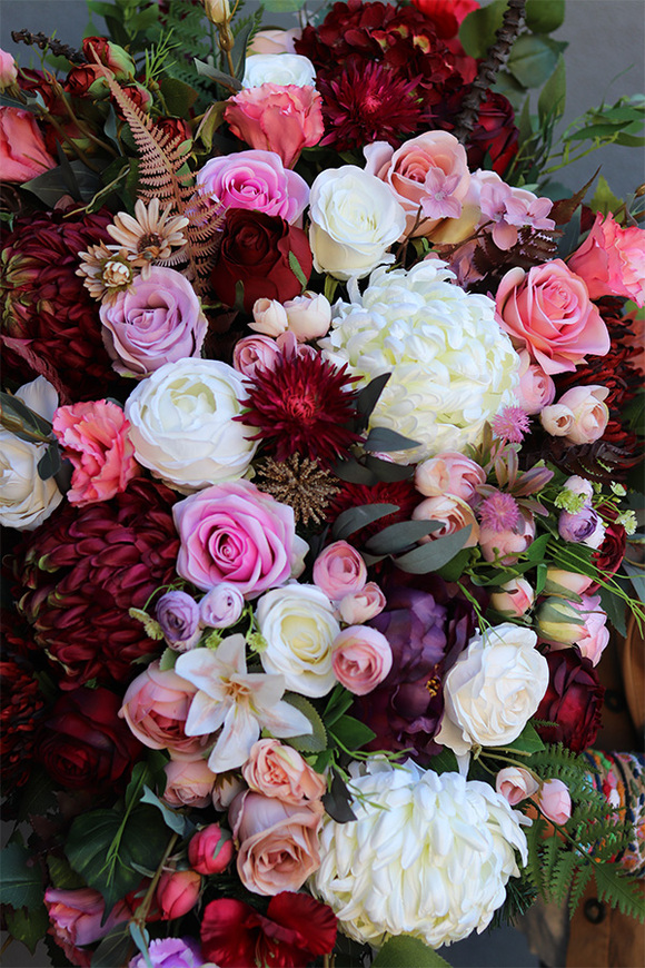 Medra, bogata wiązanka nagrobna