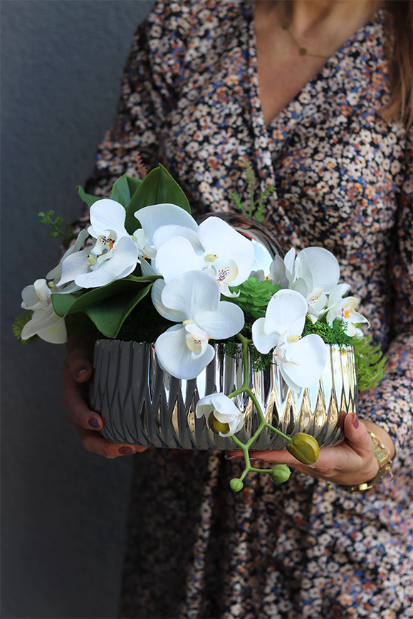 Dekoria White Deko, kompozycja z orchideą w srebrnej misie