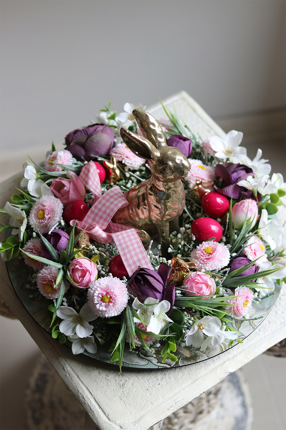 Gretta Ressa, wielkanocny stroik na talerzu z zającem