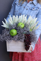 Jesienne Wrzosy, kompozycja kwiatowa w drewnianej skrzynce, wym.30x38x36cm