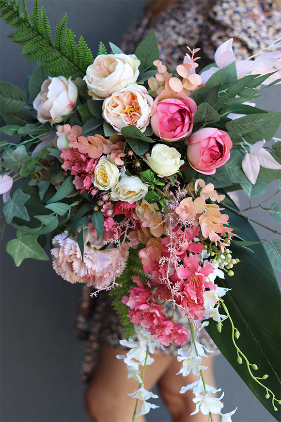 Pink Hefrana, bukiet nagrobny we wkładzie