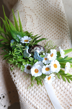 OD RĘKI Izabella, dekoracja do koszyczka z rumiankami, wym.11x30cm 