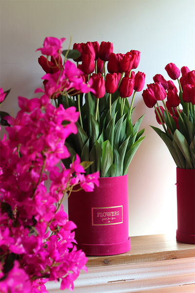 Pink Tulips, amarantowy flowerbox z tulipanami