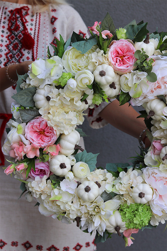 Białe Dynie 2, jesienny wianek z owocami