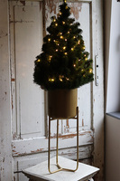 Konika Fera A, choinka sztuczna w donicy na stojaku