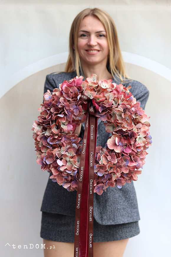 Hortensje Plum, wianek na drzwi z hortensji