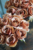 flowerbox z różami, Cappuccino Cafe, wys.30cm