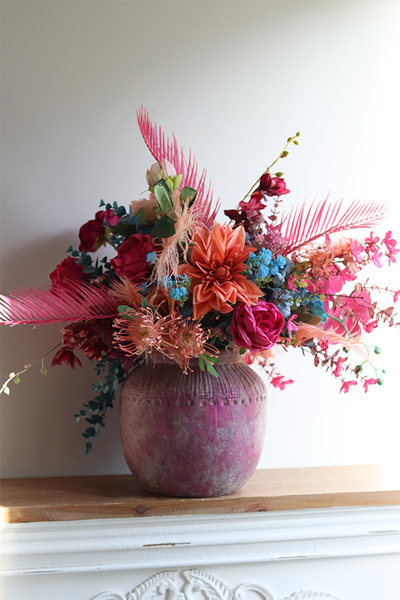 Bollywood Premium, kompozycja kwiatowa w energetycznych kolorach