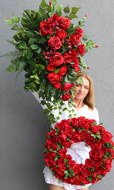 Dekoluena Red 2, wiązanka nagrobna z czerwonymi różami, dł.75cm 