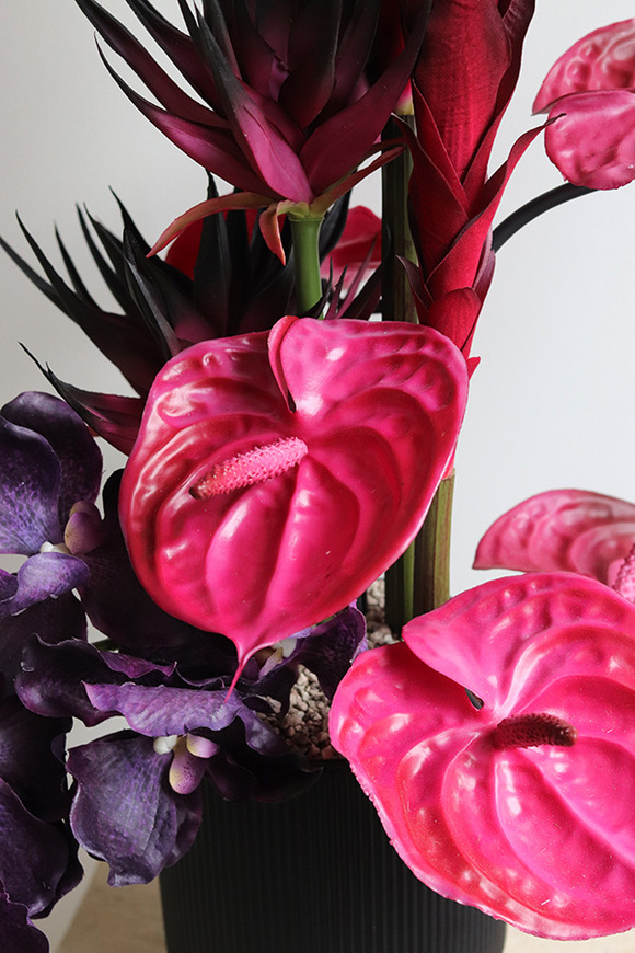 Yorker, kompozycja kwiatowa z bromelia i proteą