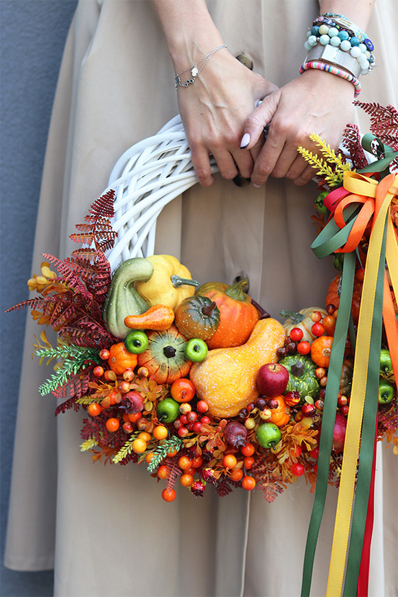 Selina, asymetryczny jesienny wianek