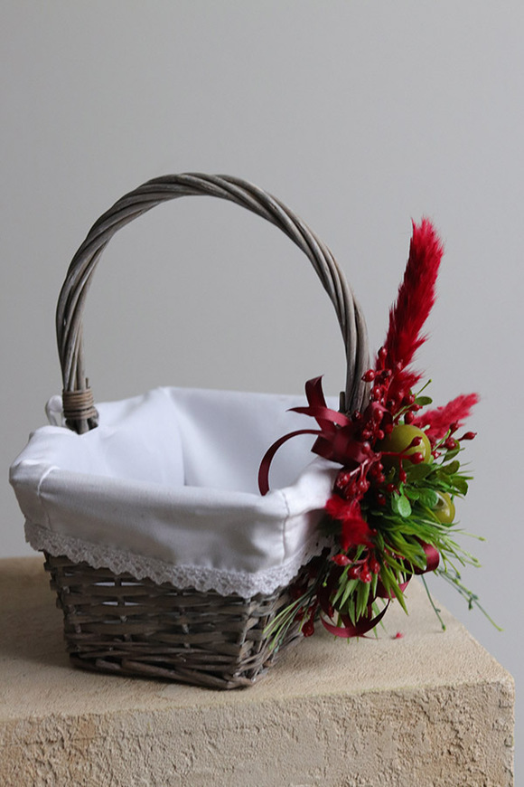 Olivia, dekorowany koszyczek wielkanocny