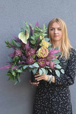 Anturium Luise, bukiet nagrobny we wkładzie, dł.50cm