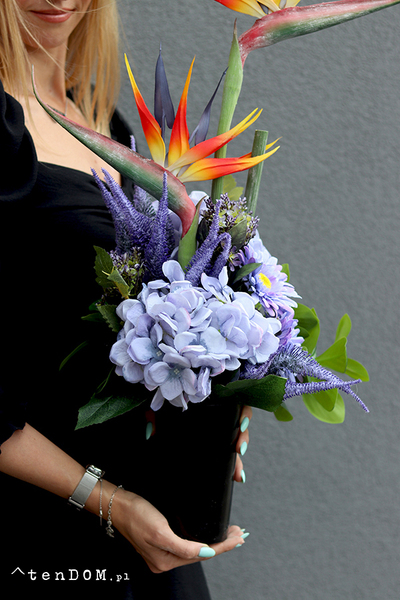 Bajeczne Strelicje, bukiet nagrobny we wkładzie