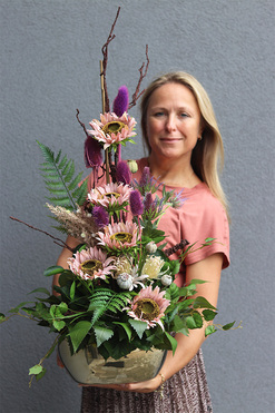 kompozycja kwiatowa Nedita Pudrova, wys.80cm